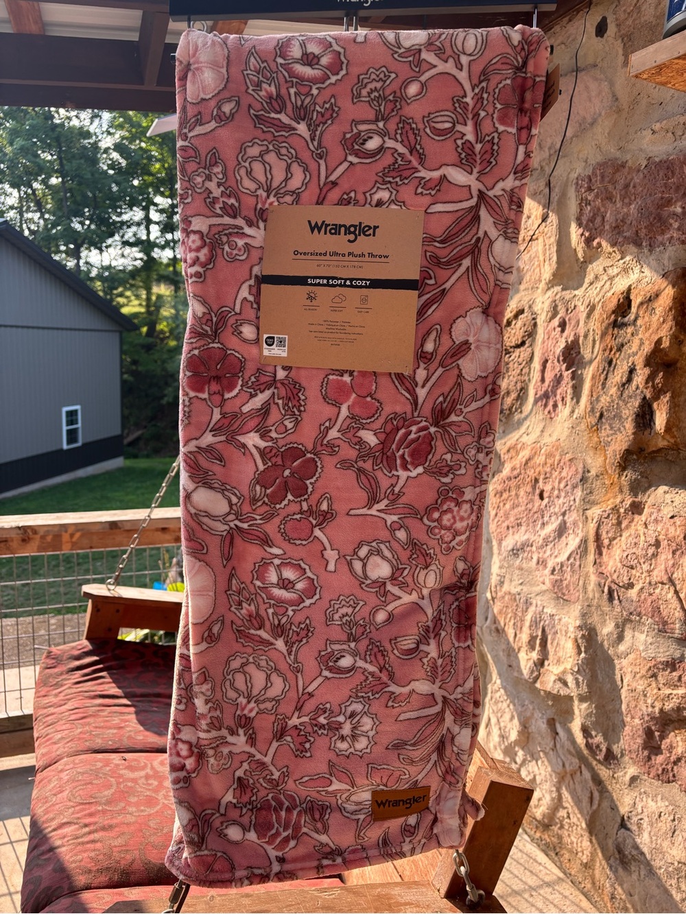 Nwt Wrangler Pink Floral Oversized Plush Throw Blanket